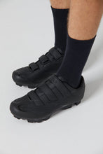 Load image into Gallery viewer, A sapatilha de mountain bike XC Vortek Explorer é ideal para quem procura uma sapatilha MTB leve e de alto rendimento. Elas são fabricadas para te manter confortável em trilhas longas e duras, além de fornecer excelente transferência de força. Compatível com qualquer taco tipo SPD.